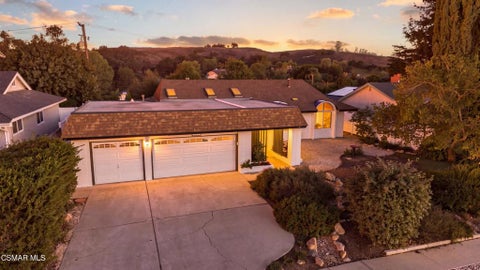 Photo of 1463 Morrow Circle, Thousand Oaks, CA 91362 (MLS # 226004566)