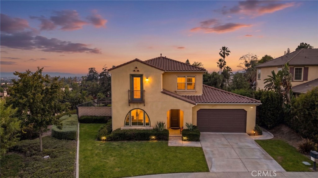 864 E Manresa Drive