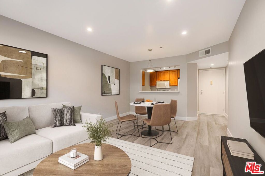 501 Palisades Drive 110