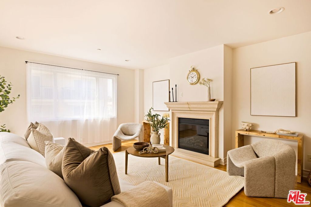 Photo of 325 Arnaz Drive #304, Los Angeles, CA 90048 (MLS # 26633001)