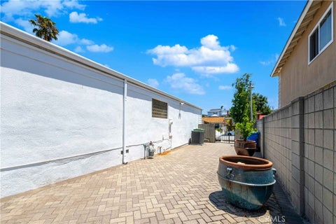 Tiny photo for 5629 Rainbow Crest Drive, Agoura Hills, CA 91301 (MLS # SR26120756)