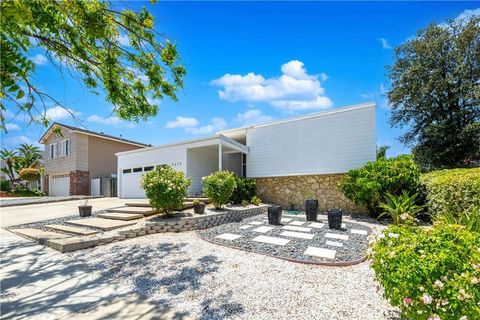 Tiny photo for 5629 Rainbow Crest Drive, Agoura Hills, CA 91301 (MLS # SR26120756)
