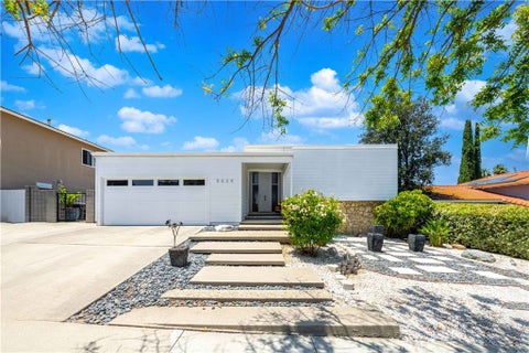 Tiny photo for 5629 Rainbow Crest Drive, Agoura Hills, CA 91301 (MLS # SR26120756)