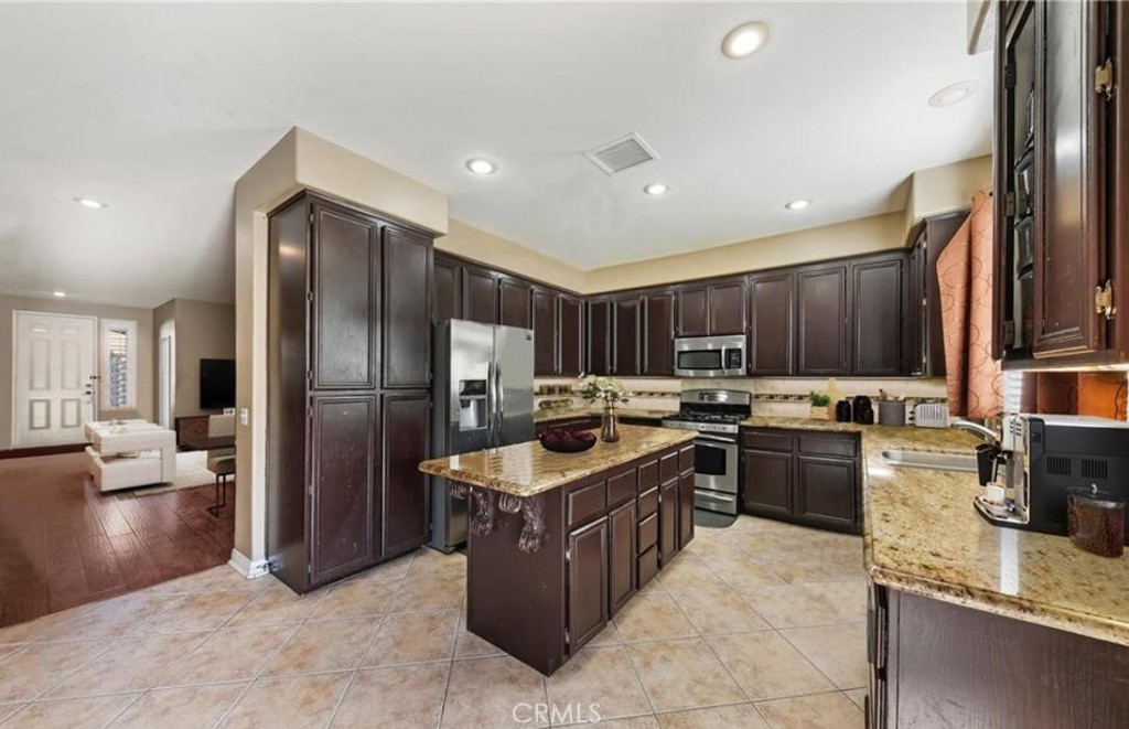 39766 Pinedale Way