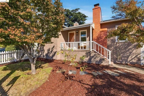 Photo of 1555 Acton St ST, Berkeley, CA 94702 (MLS # 41152380)