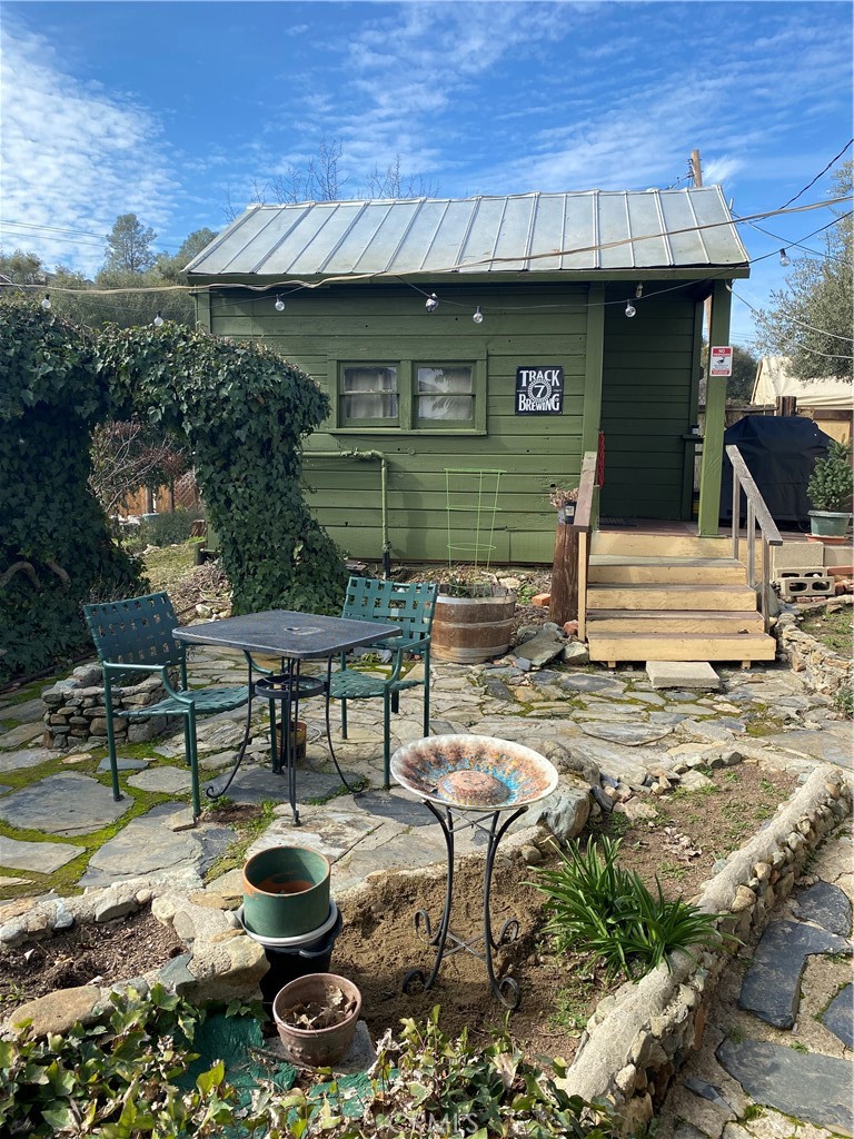 6065 State Highway 49 N