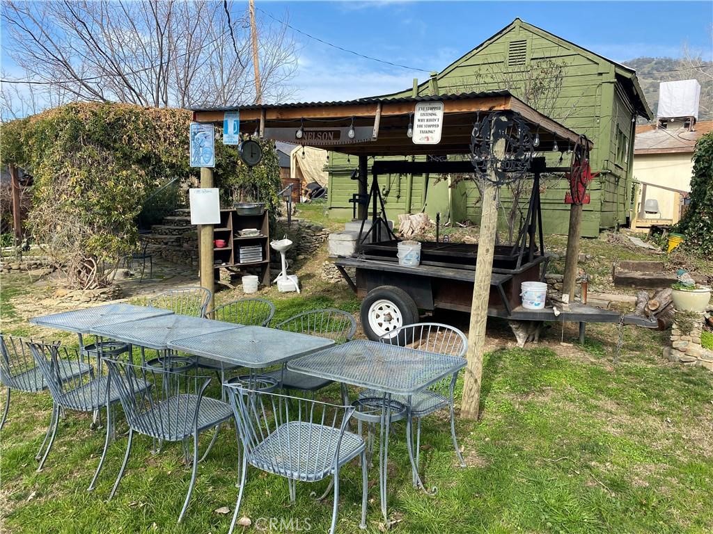6065 State Highway 49 N
