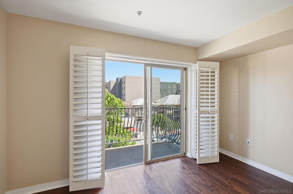 801 W Hawthorn 406