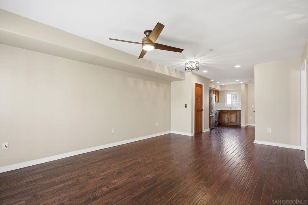 801 W Hawthorn 406