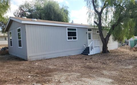 33033 -33031 Catlin Avenue Hemet CA 92545