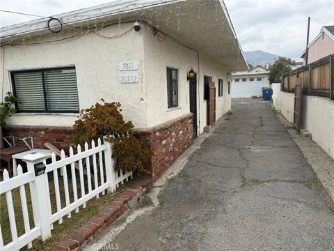 Photo of 7611 Wyngate St, Tujunga, CA 91042 (MLS # GD26095740)