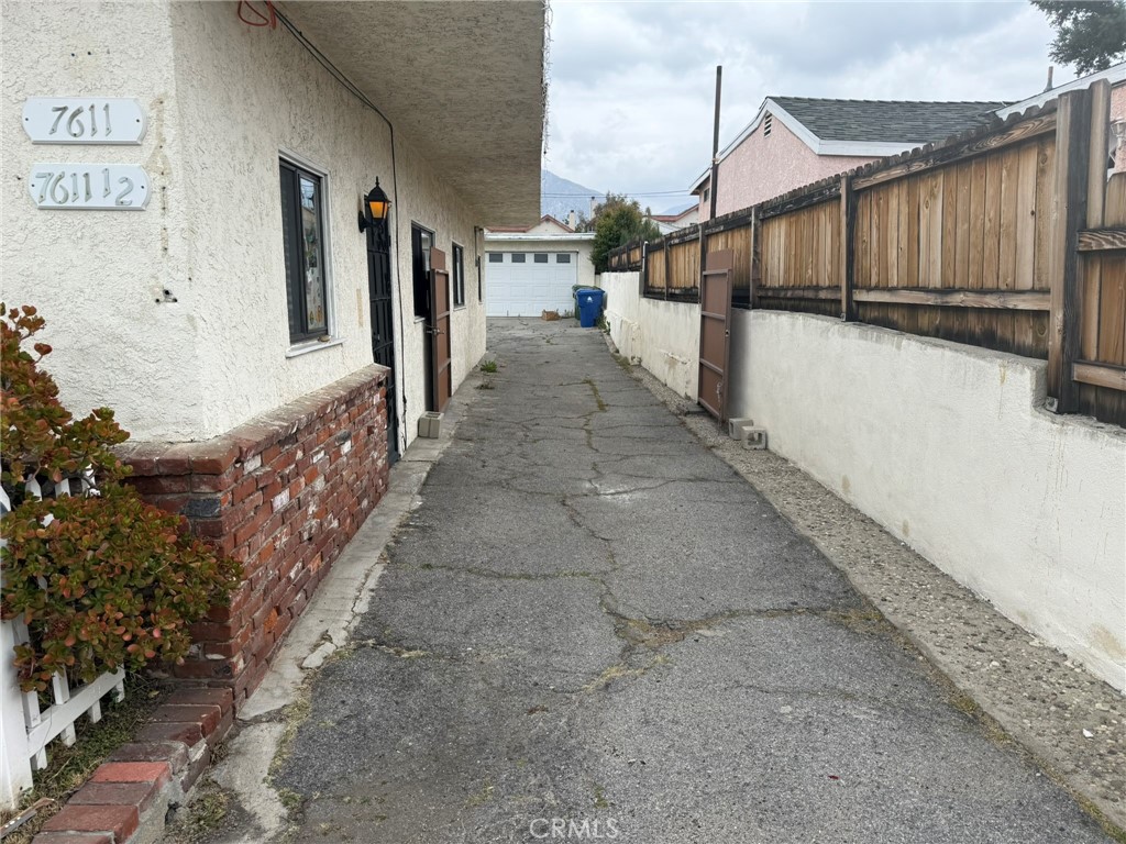 7611 Wyngate