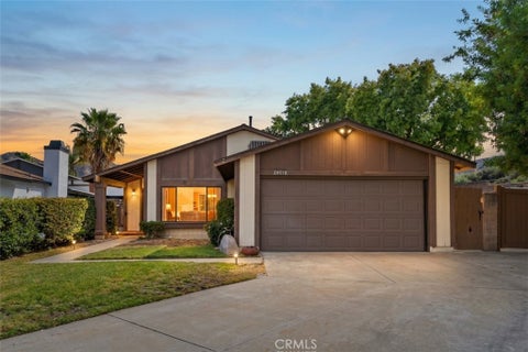 Photo of 28018 Banjo CIR, Castaic, CA 91384 (MLS # OC26202935)