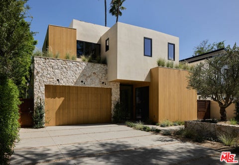 Photo of 4514 Cedros Avenue, Sherman Oaks, CA 91403 (MLS # 26104966)