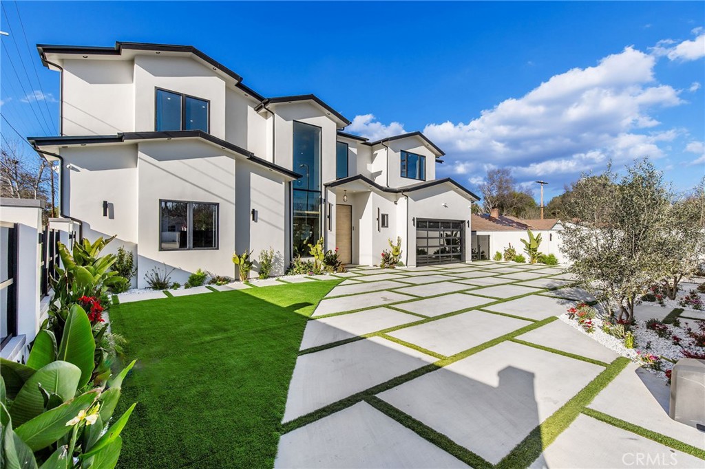Properties 2 22745 Califa Street