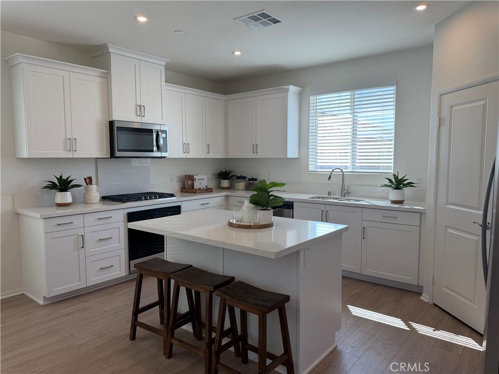 Photo of 420 Via Milano, Cathedral City, CA 92234 (MLS # IG26055995)