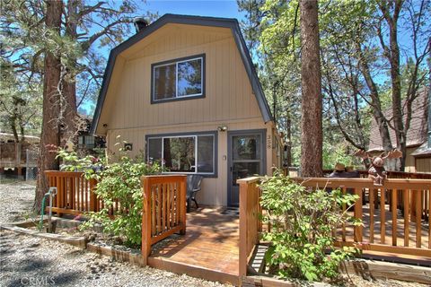 Photo of 358 Los Angeles Avenue, Sugarloaf, CA 92386 (MLS # SW25199276)