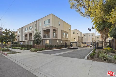 5257 N Rainier Way Valley Village CA 91607