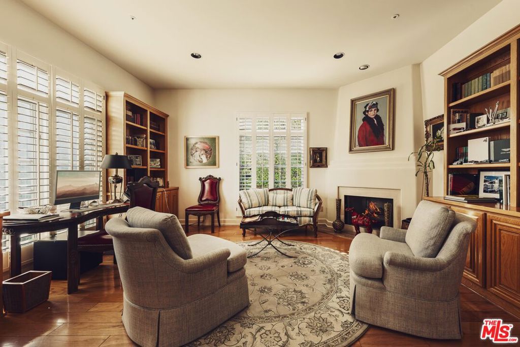 2317 Weybridge Lane