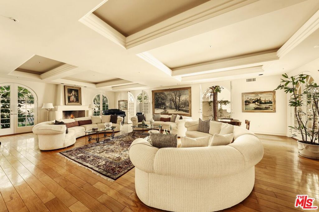 2317 Weybridge Lane