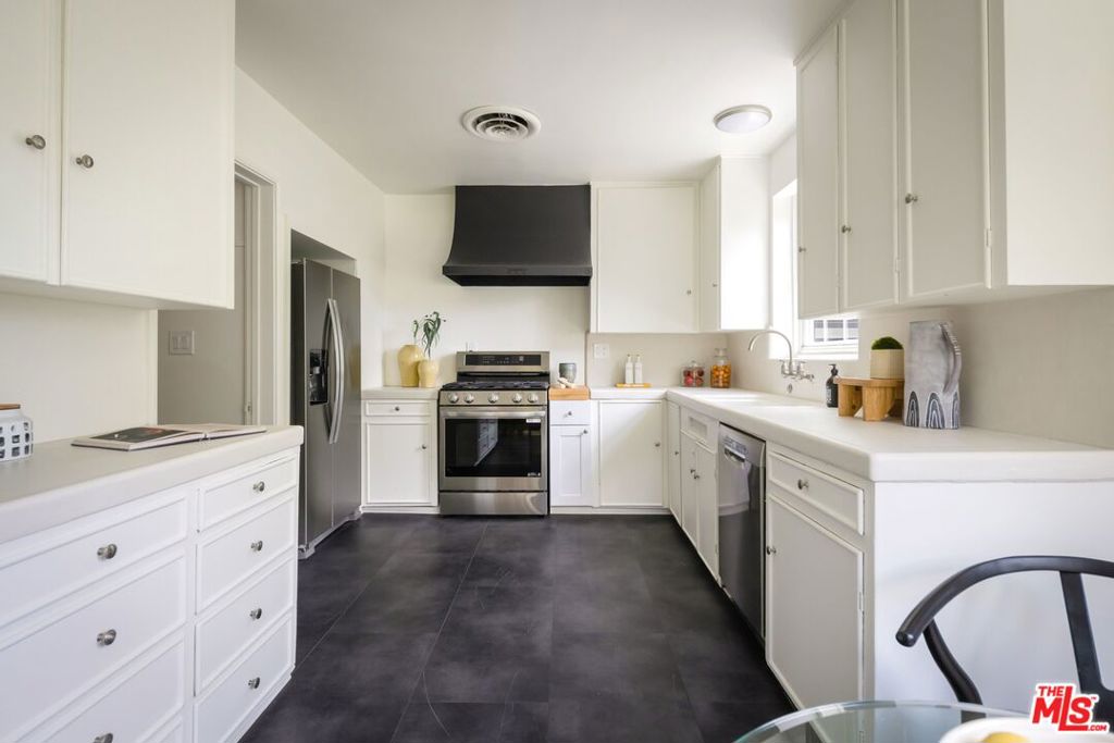 3554 Laurelvale Drive