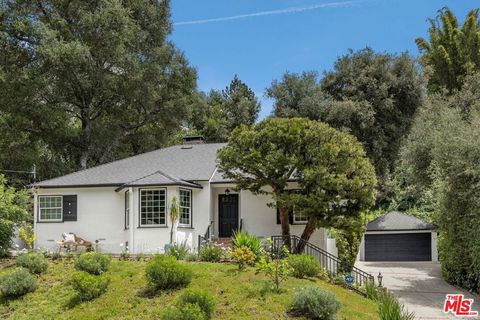 Photo of 3554 Laurelvale Drive, Studio City, CA 91604 (MLS # 26827625)