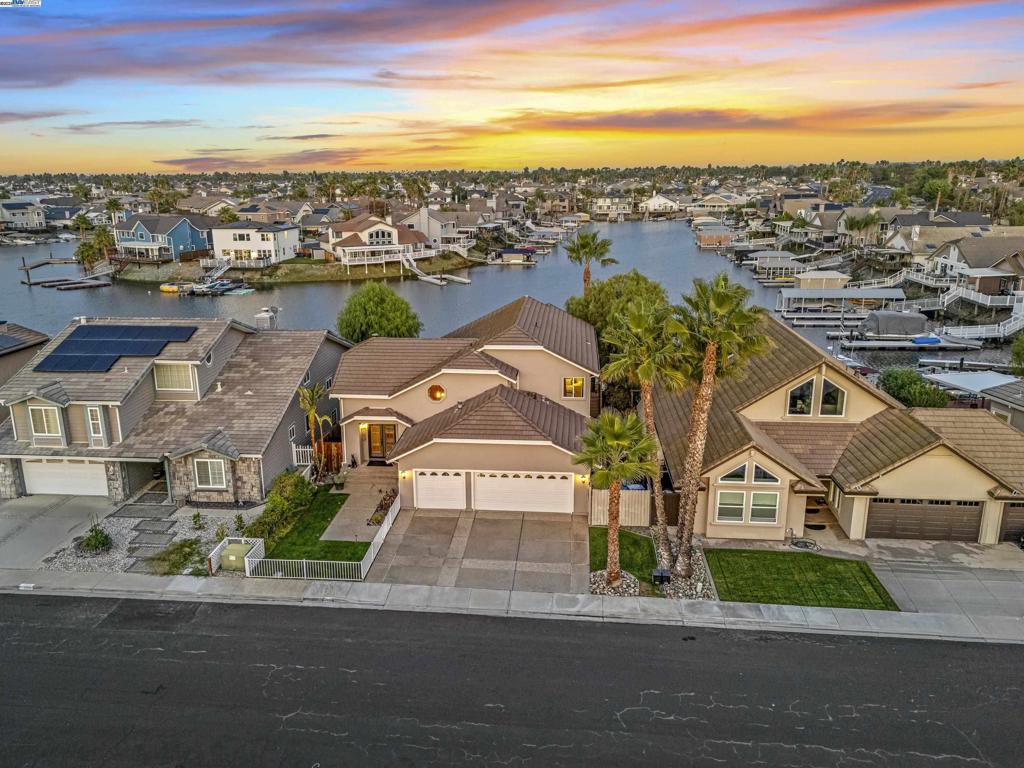 DISCOVERY  BAY - Residential