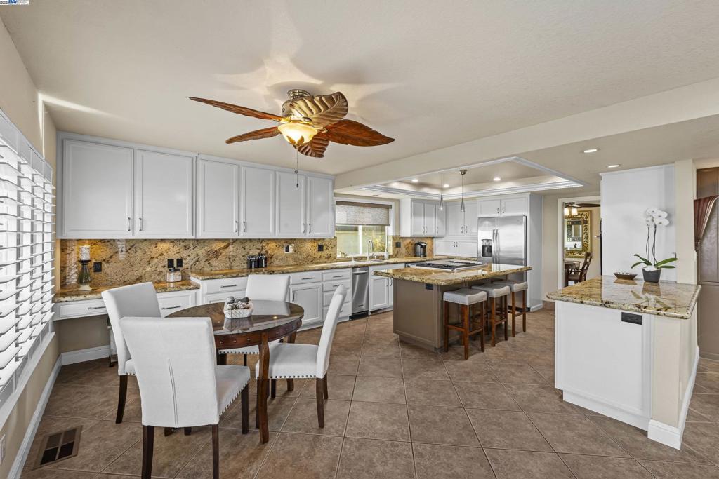 DISCOVERY  BAY - Residential