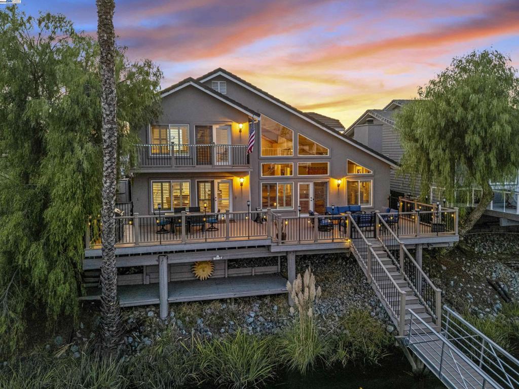 DISCOVERY  BAY - Residential