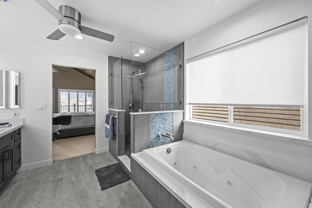 DISCOVERY  BAY - Residential