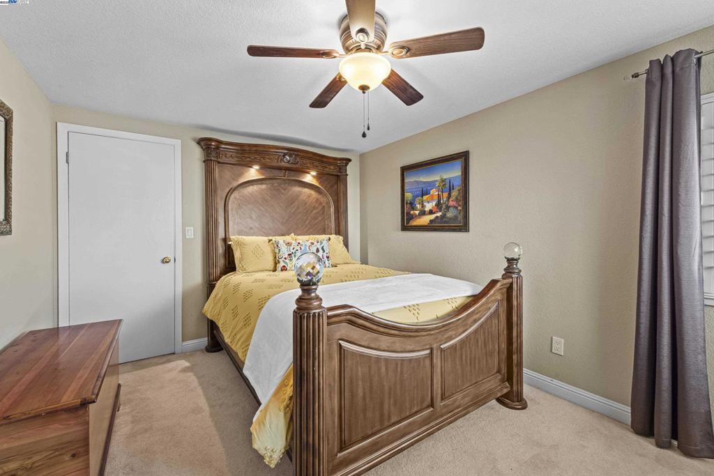 DISCOVERY  BAY - Residential