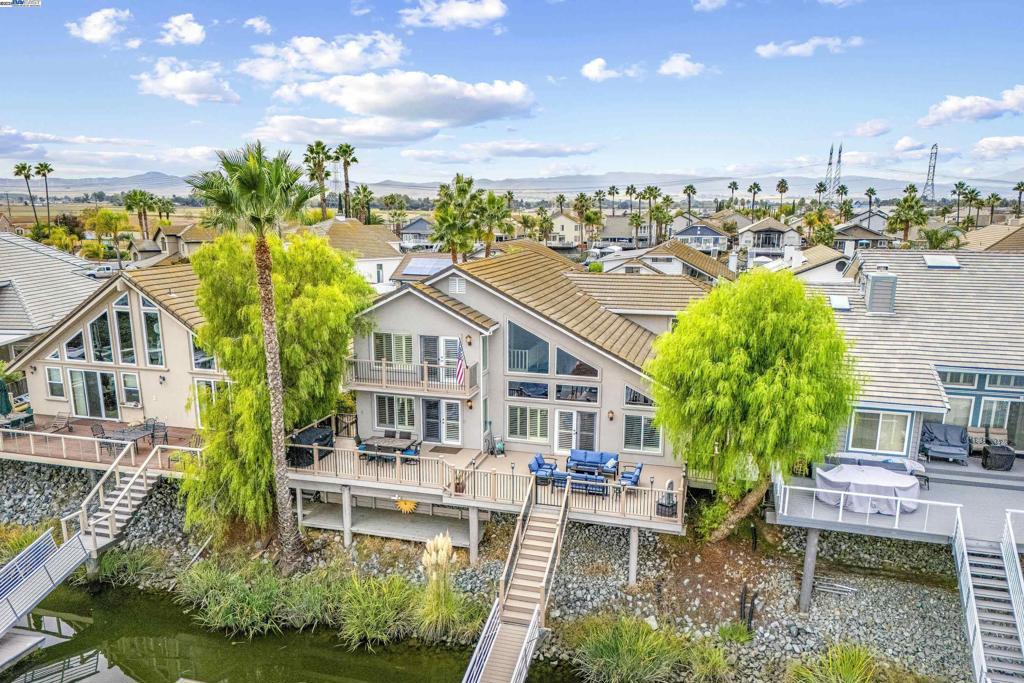 DISCOVERY  BAY - Residential