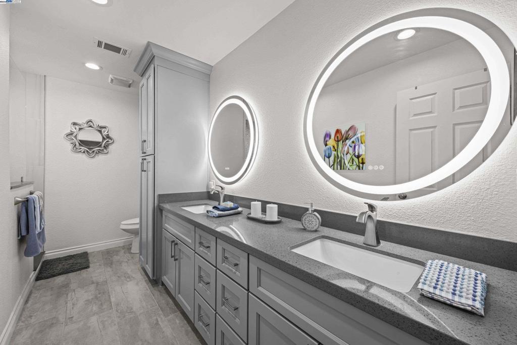 DISCOVERY  BAY - Residential