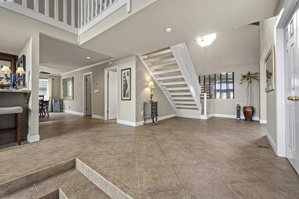 DISCOVERY  BAY - Residential