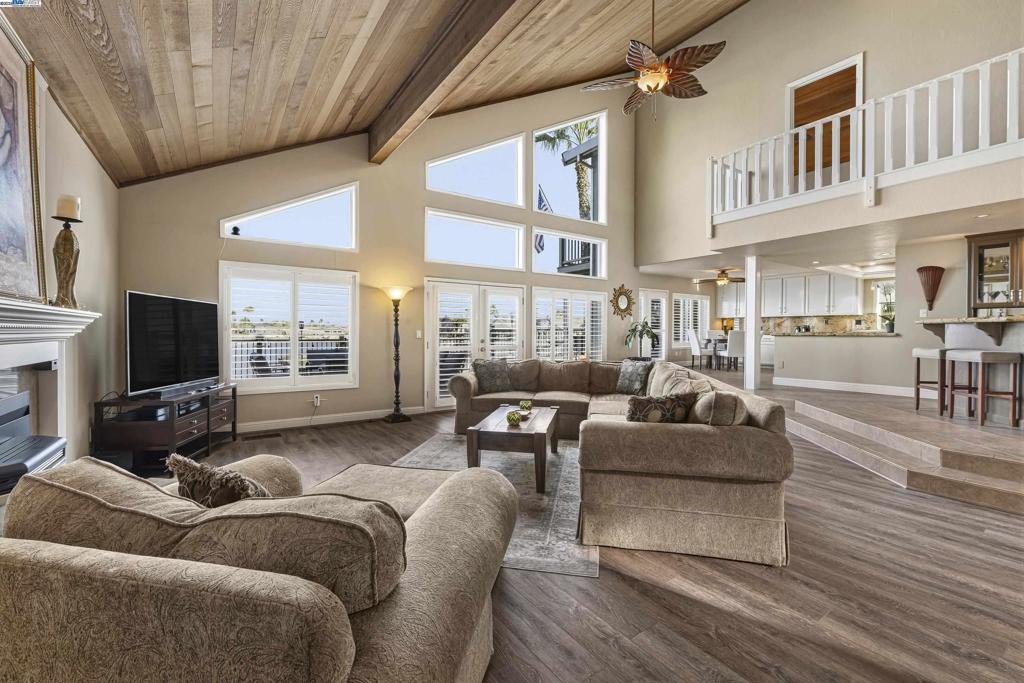 DISCOVERY  BAY - Residential