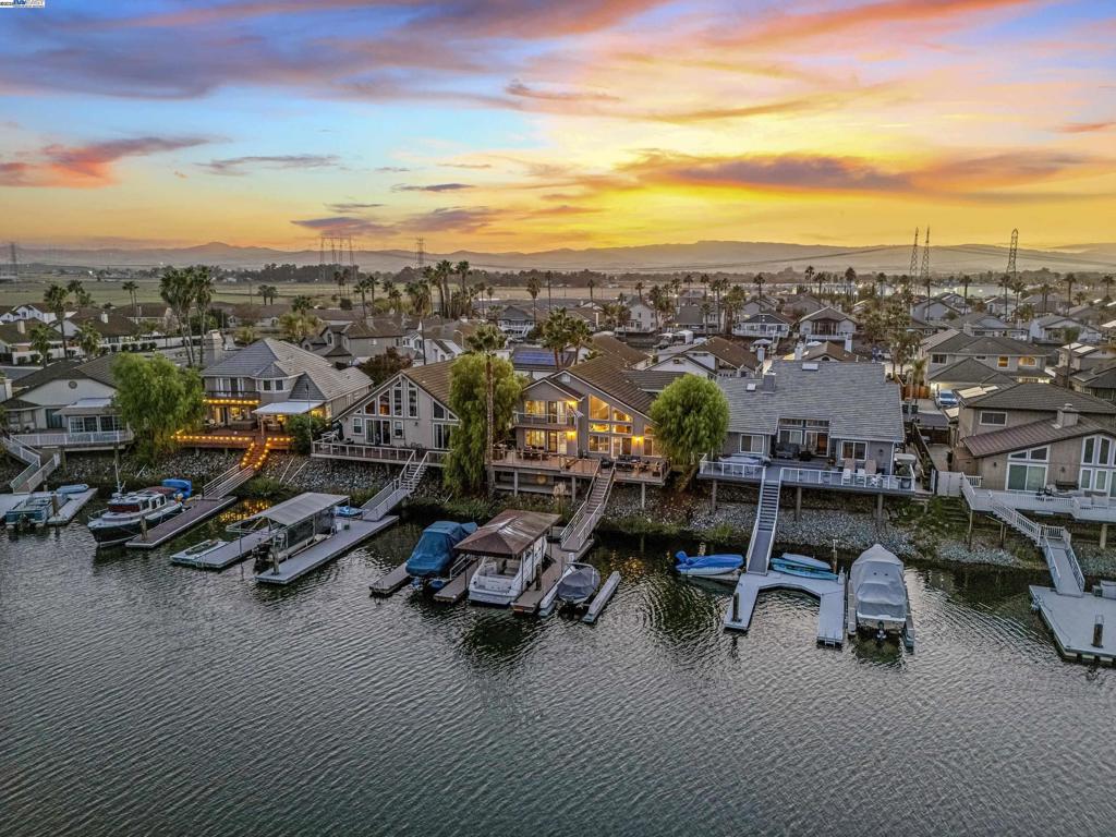 DISCOVERY  BAY - Residential