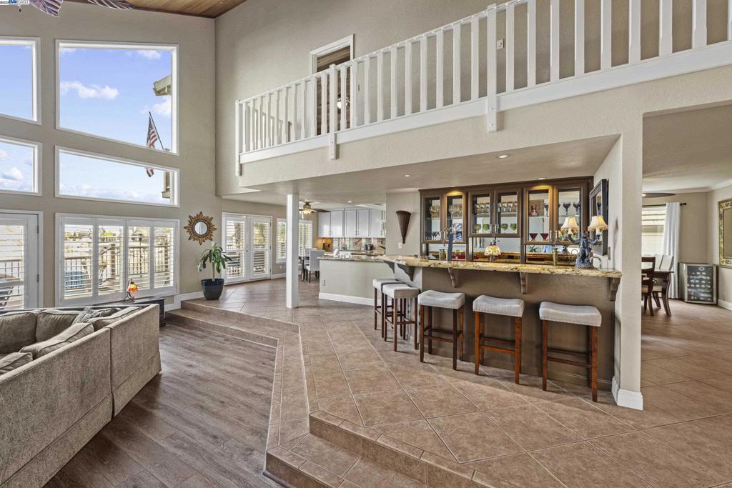 DISCOVERY  BAY - Residential