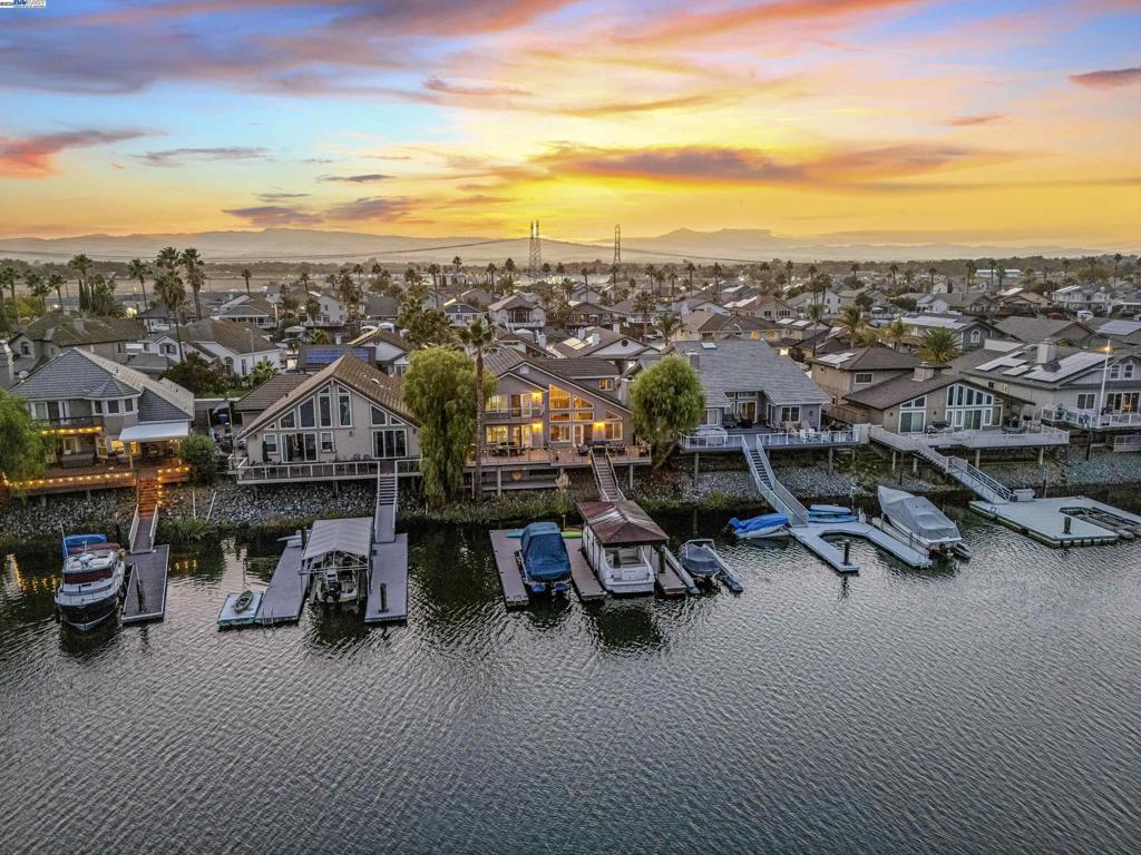 DISCOVERY  BAY - Residential