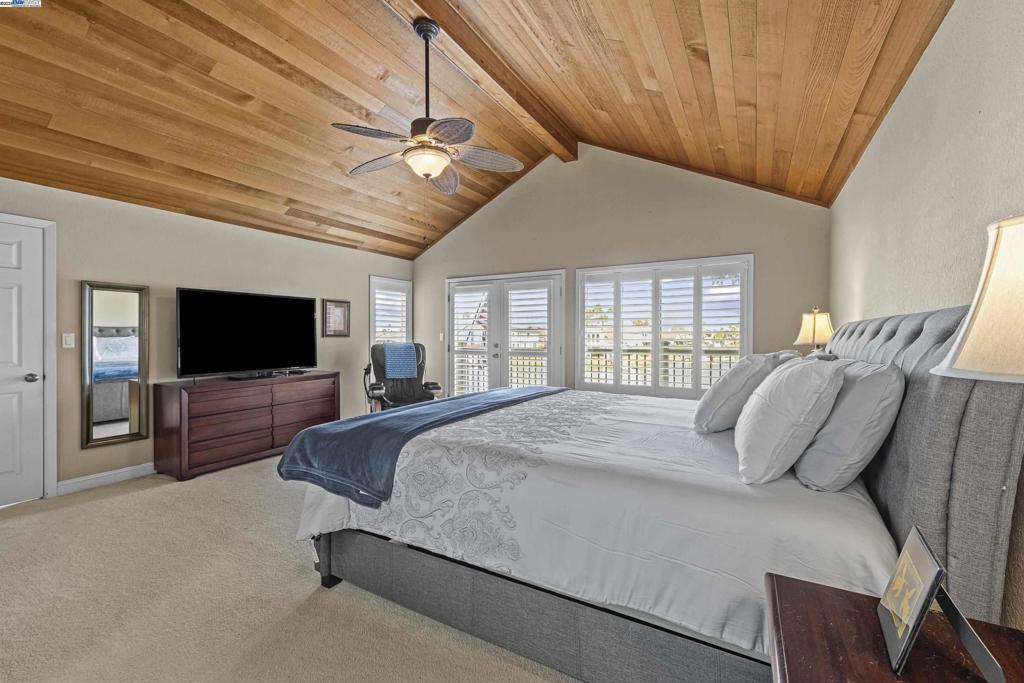 DISCOVERY  BAY - Residential