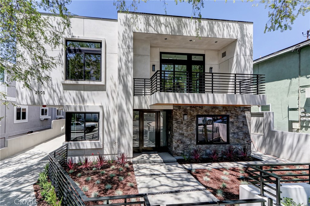 Properties 1 2005 Mathews Avenue A