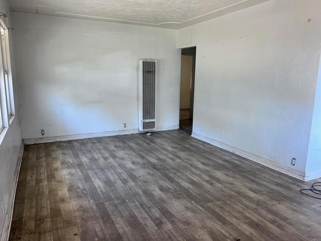 8307 Broadway Lane