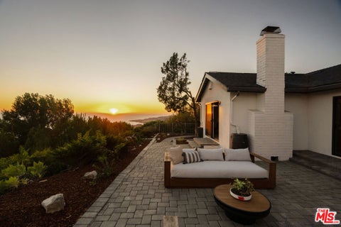 Photo of 30610 Ganado Drive, Rancho Palos Verdes, CA 90275 (MLS # 26103034)