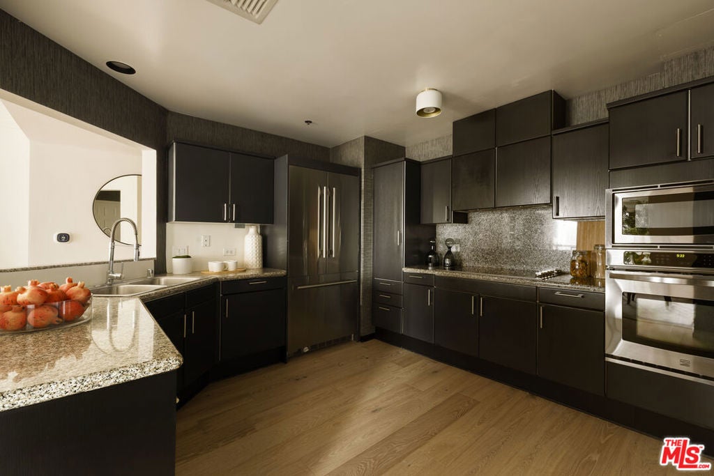 10724 Wilshire Boulevard 803