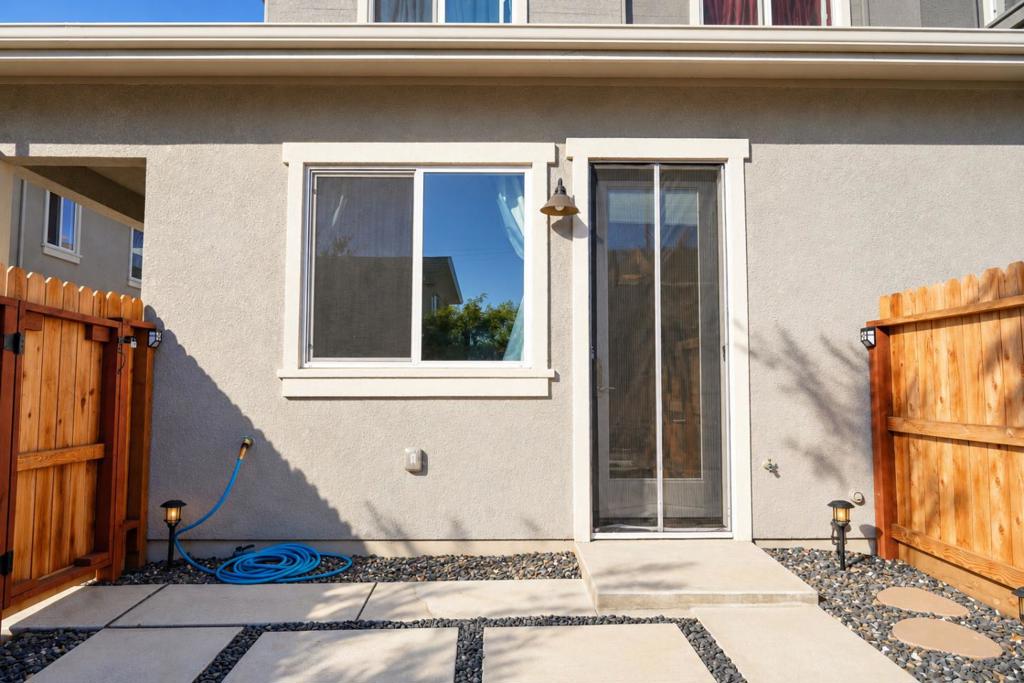 803 Mora Circle