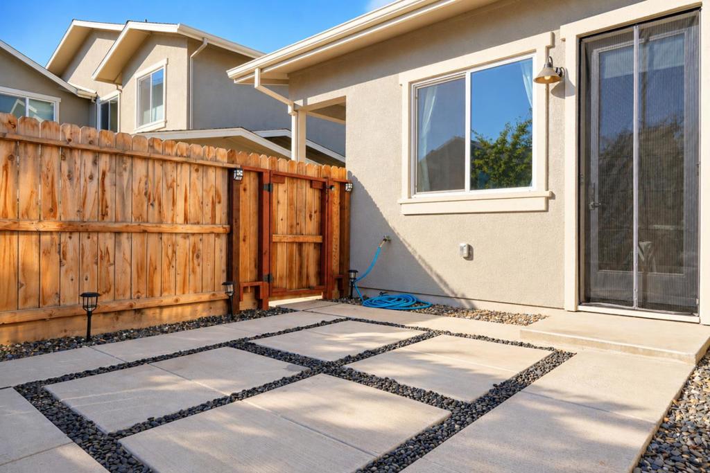 803 Mora Circle