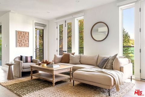 Photo of 2267 Duane Street #3, Los Angeles, CA 90039 (MLS # 26828545)