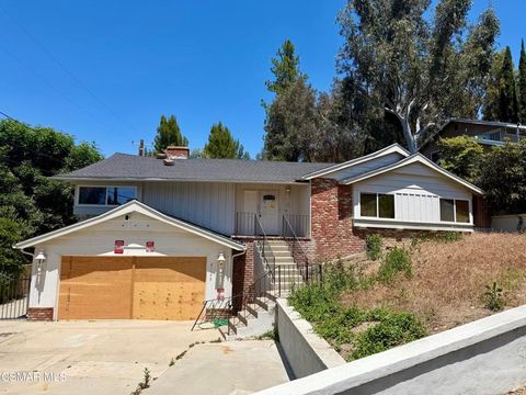 Photo of 21173 San Miguel Street, Woodland Hills, CA 91364 (MLS # 226002120)