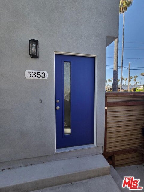 Photo of 5353 S Harcourt Avenue, Windsor Hills, CA 90043 (MLS # 26841675)