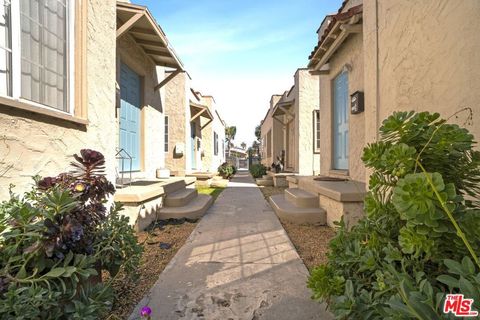 Photo of 2637 S Redondo Boulevard, Los Angeles, CA 90016 (MLS # 26651677)