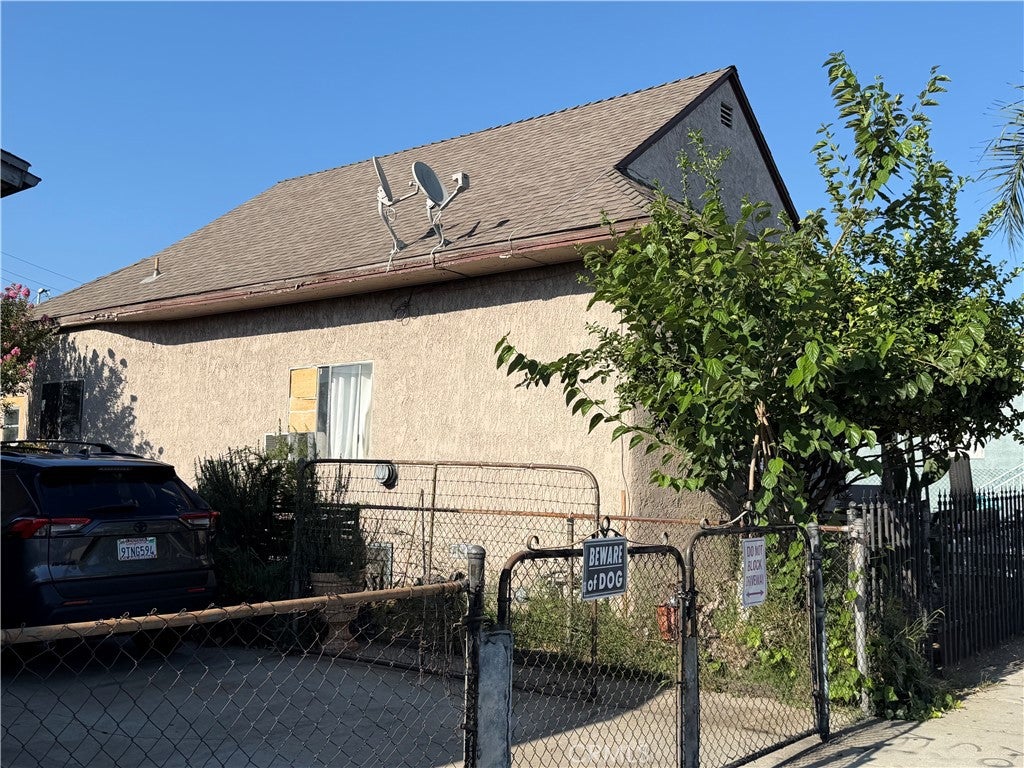 4227 E Cesar E Chavez